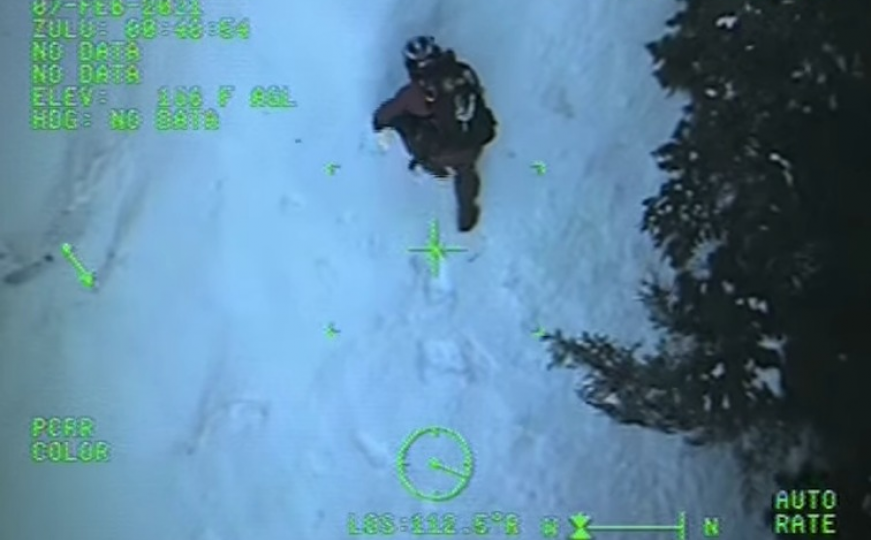 Skijaša izgrizao medvjed, sjetio se starog trika i uspjeli su ga spasiti